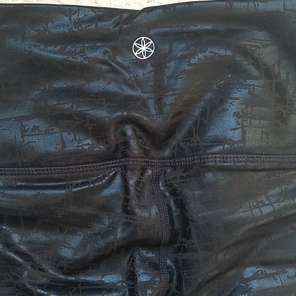 Last pair.  Gaiam high rise shiny leggings - Picture 8 of 8